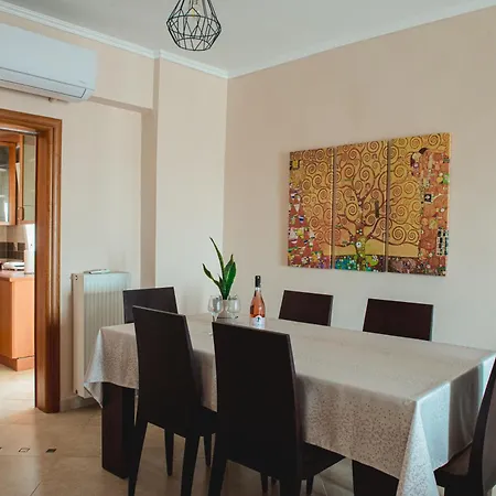 דירה Ellie's Hospitality אדסה